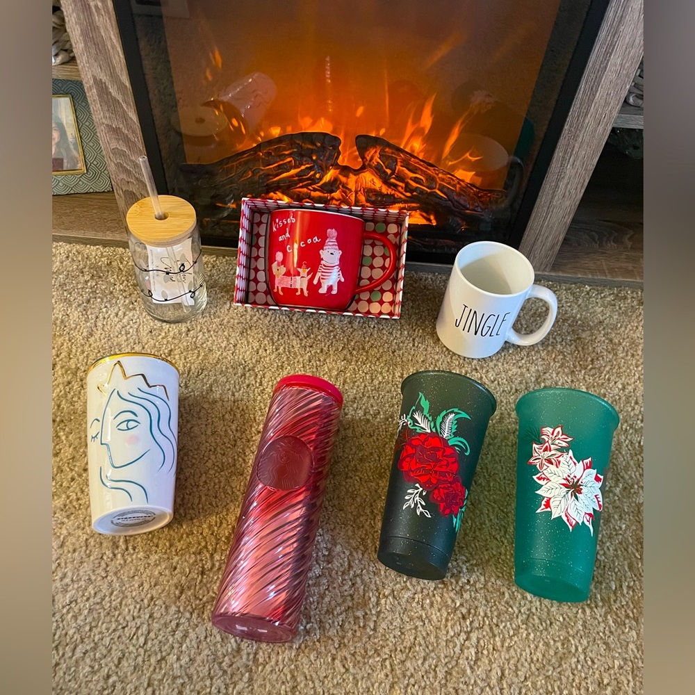 Christmas Cup Bundle of 7 NEW